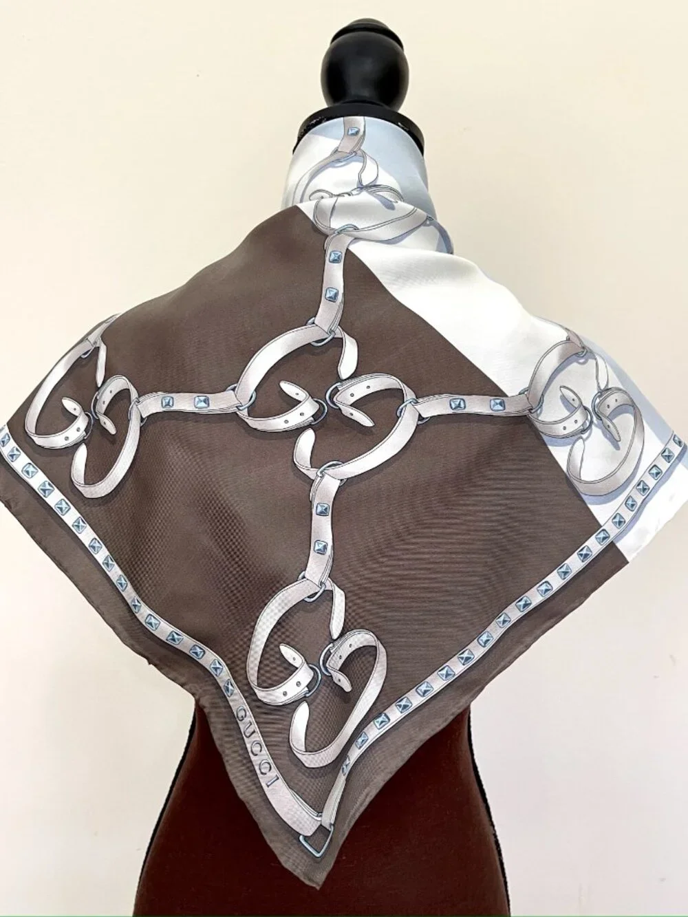 Display #2 NWT Gucci Color-Block Logo Silk Scarf